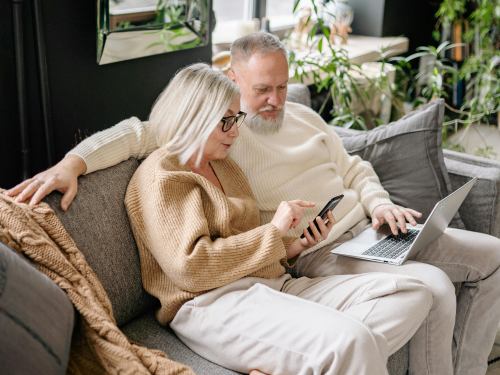 Eine günstige Zahnzusatzversicherung ab 50 lohnt sich.